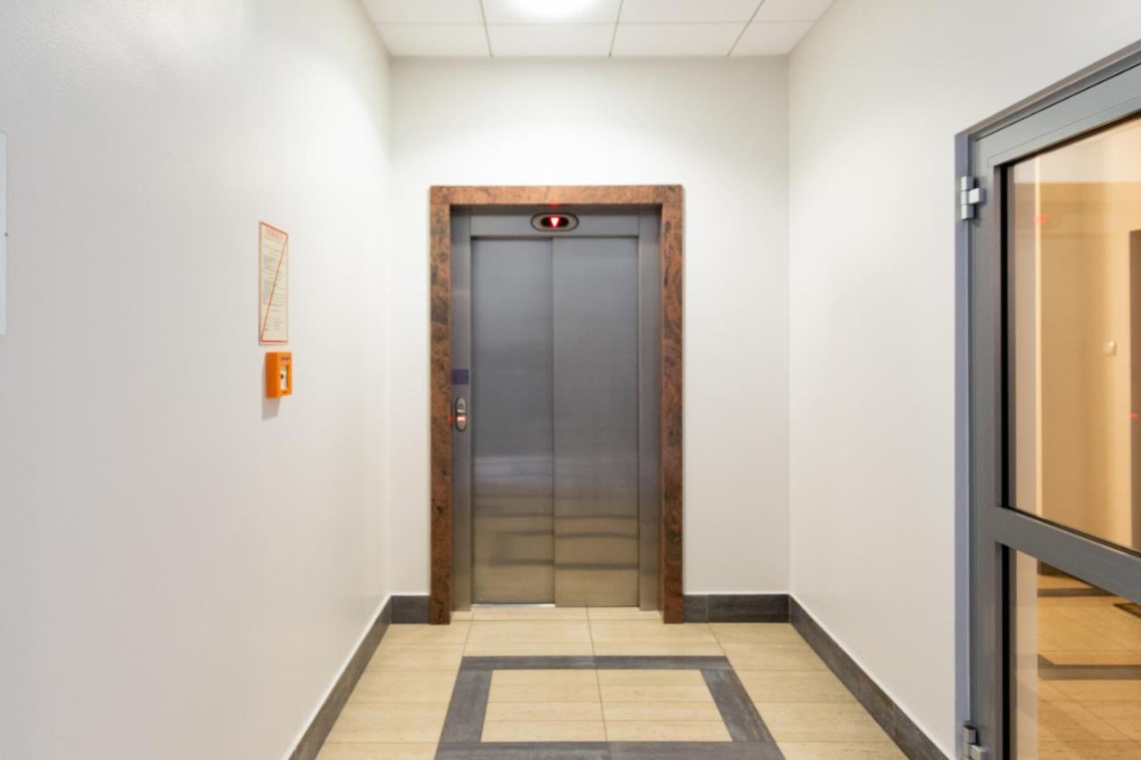 קרקוב Secret Charm Fully Equipped Apt With Balcony מראה חיצוני תמונה